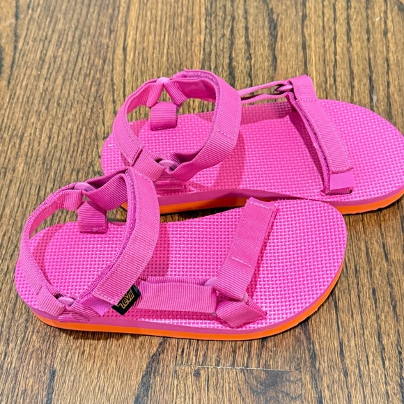 TEVA Pink Platform Girls Sandals - Picture 3 of 6